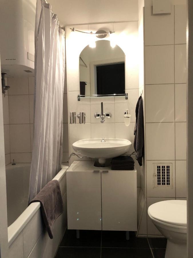 Historical And Modern Flat By Zytglogge - 2Nd Floor Apartment Bern Bagian luar foto