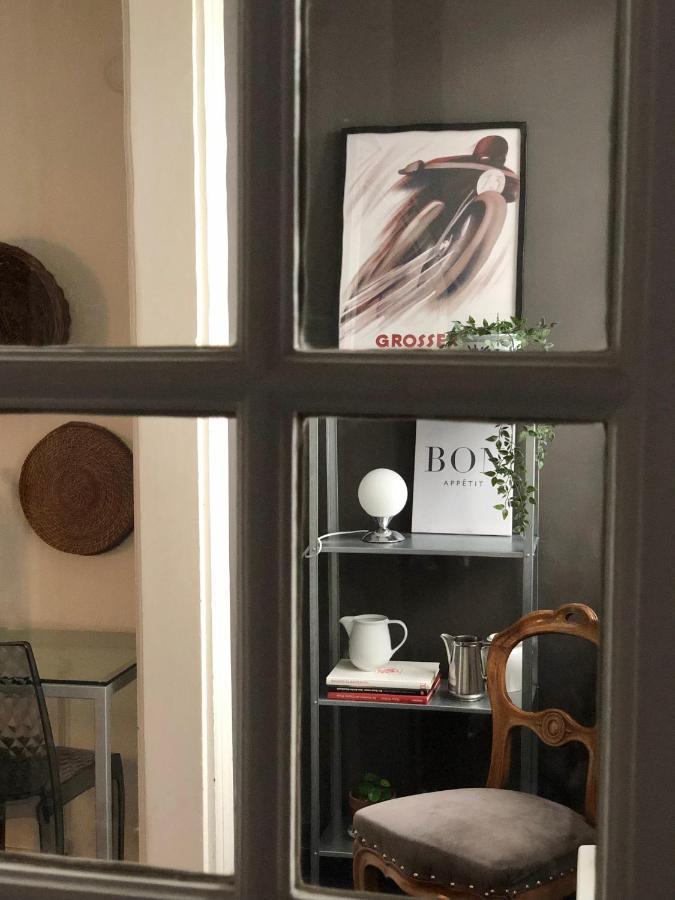 Historical And Modern Flat By Zytglogge - 2Nd Floor Apartment Bern Bagian luar foto