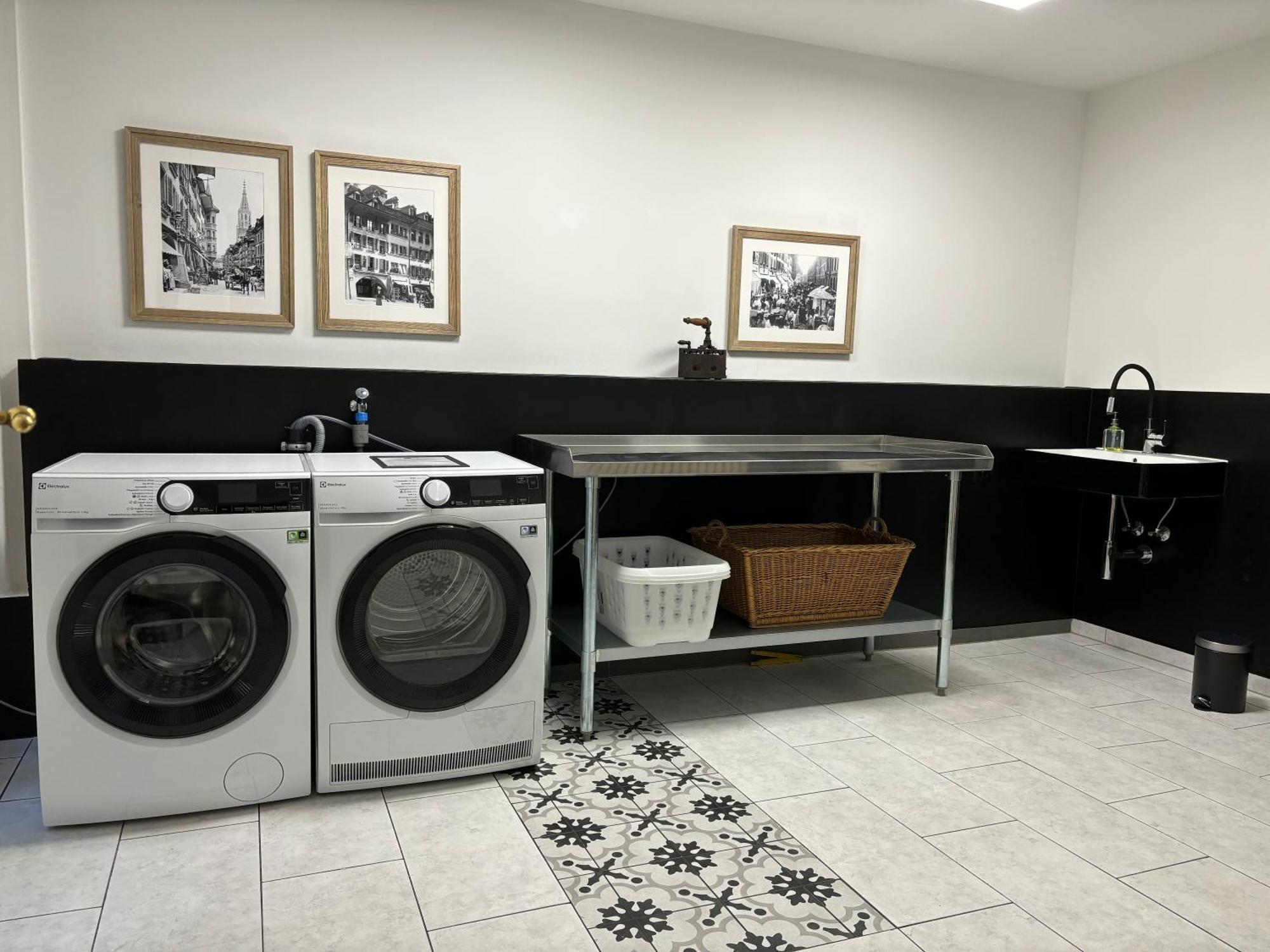 Historical And Modern Flat By Zytglogge - 2Nd Floor Apartment Bern Bagian luar foto